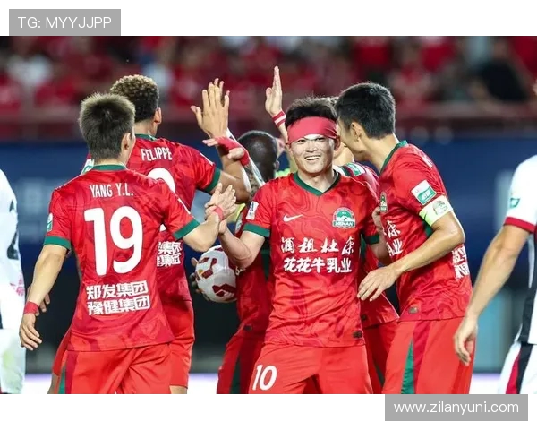 河南队严正回应成都球迷恶意侮辱：喷涂脏话、亵渎足球文化